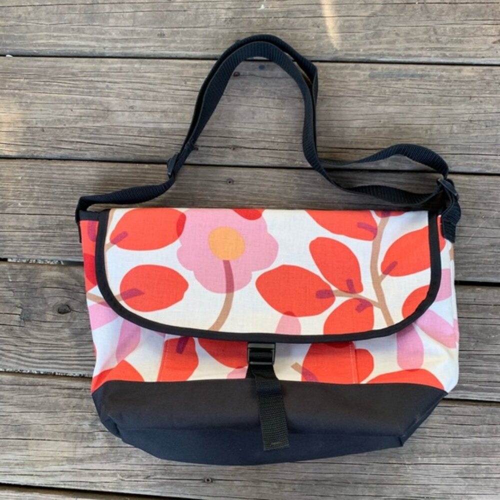 Sally Spicer San Francisco Floral Messenger Bag